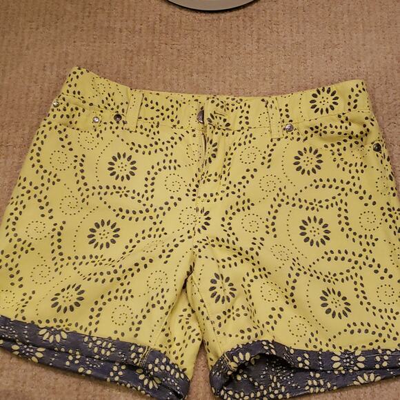 Code Bleu Women's shorts. Size 10/29 - Picture 2 of 5
